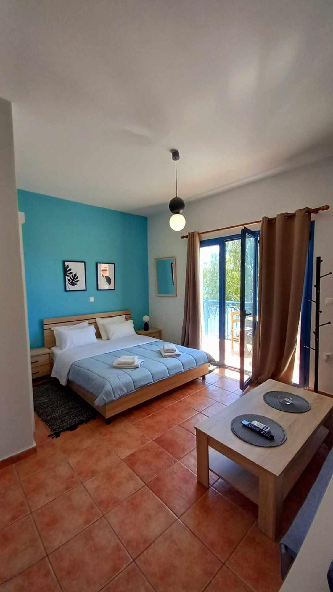 Στούντιο Με Θέα Τη Θάλασσα Apartment Itea Exterior photo